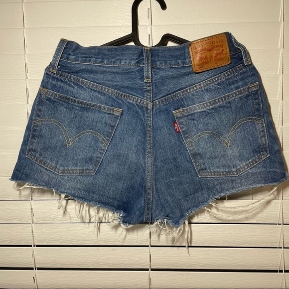 levi’s 501 Distressed Denim Shorts size 27 - Picture 7 of 10